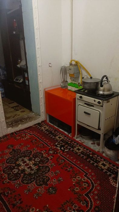 Продаётся Чирчик 2ком 4мик 3этаж