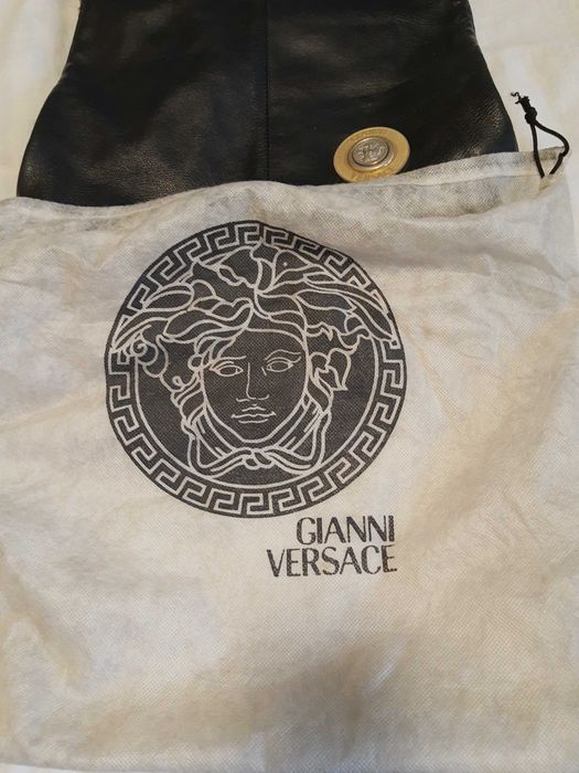 Чанта "VERSACE",ДНЕС 450€НАМАЛЕНАчерна,естествена кожа,дамска,оригинал