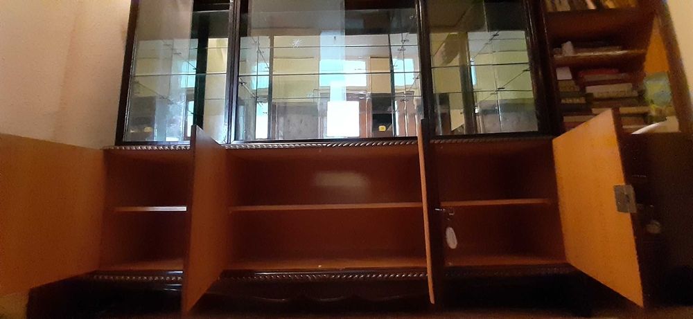 Vitrina veche tip Ruxandra