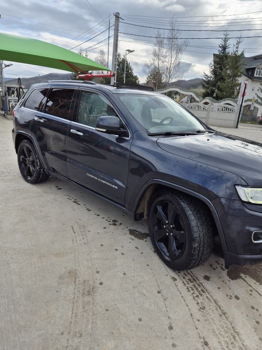 Vând Jeep Grand Cherokee  Overland