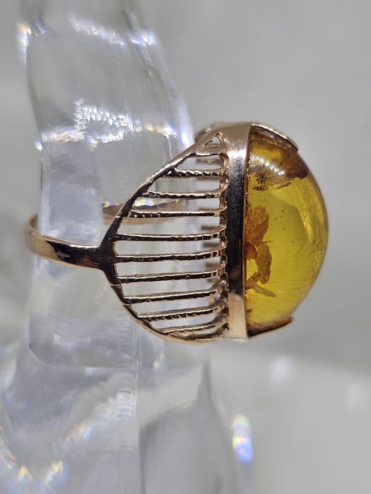 Янтарь советское 583СССР