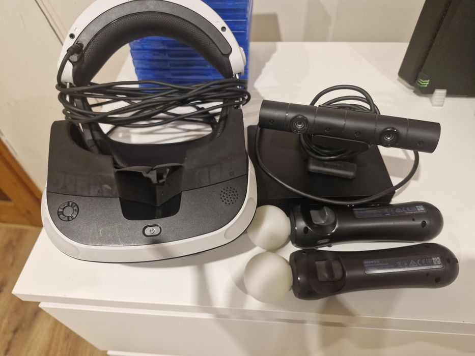 PS VR 1 комплект - джойстици + VR пушка
