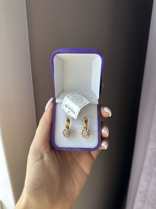 Продам золотые серьги фианит