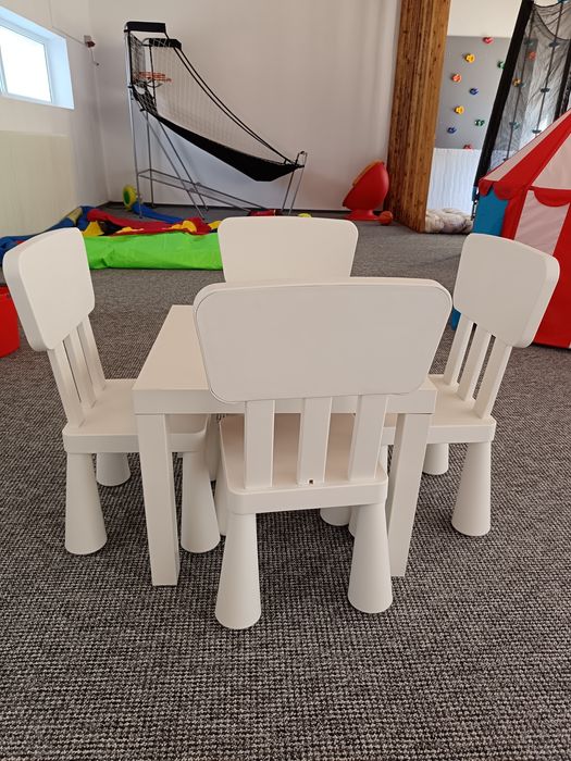 Set 4 scaune MAMMUT cu  masa Ikea