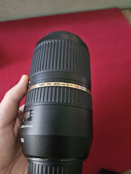 Обектив Tamron 
AF 70-300mm f/4-5.6
SP Di