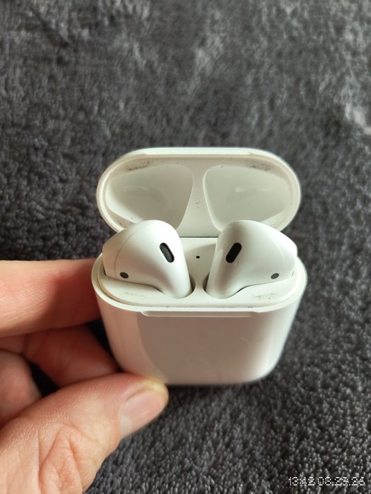 Продам оригинальные Apple Airpods 2