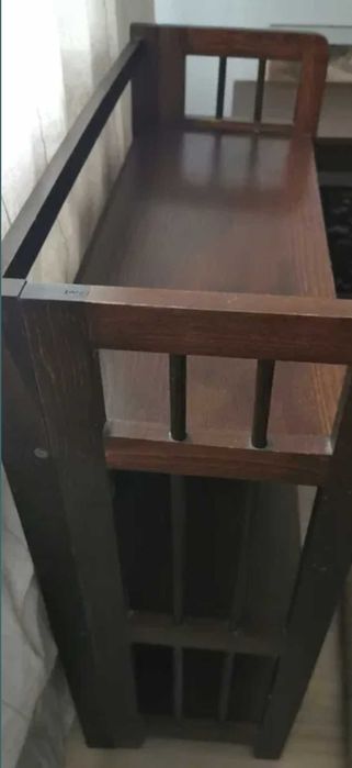 Etajera din lemn cu trei rafturi