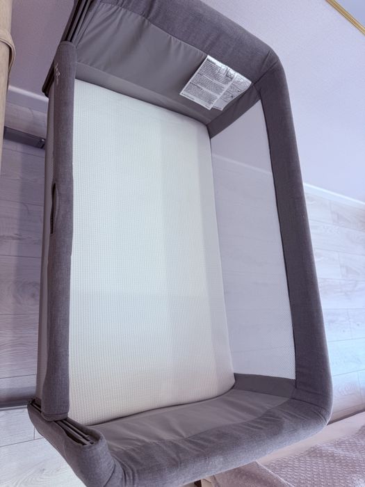 Детская кроватка Joie