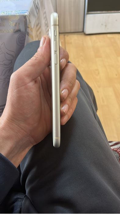 Продам айфон 11 в хорошем состоянии