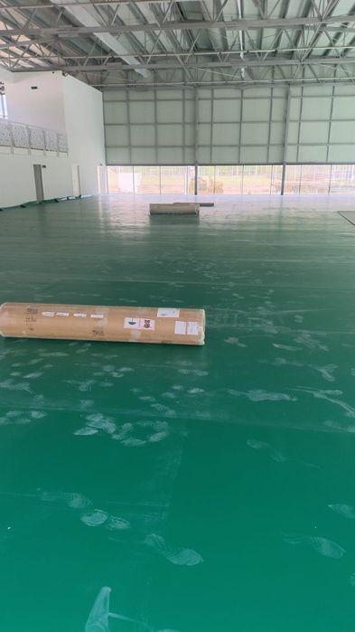 execut montaj de pardoseli