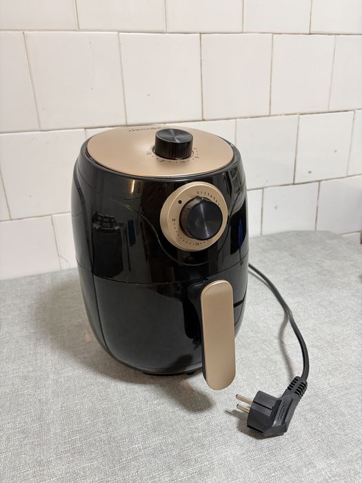 Friteuză Air Fryer Decakila 2L – Nefolosită