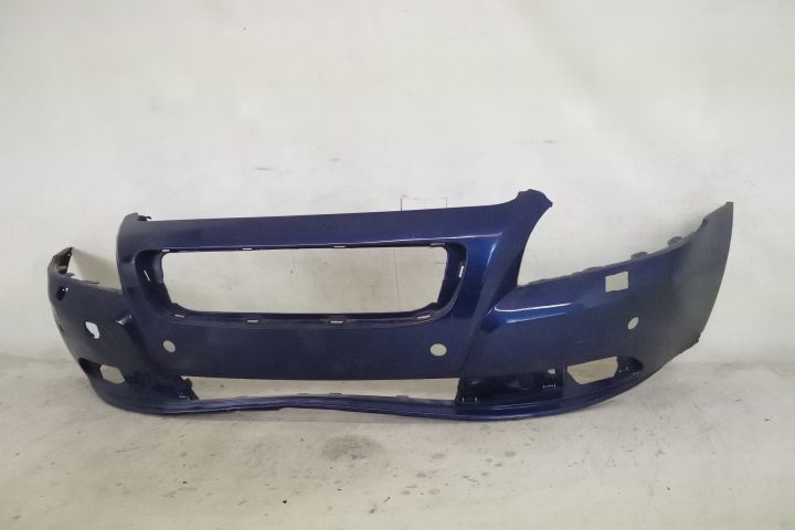 Предна Броня Оригинална С Датчици И Измиване В Добро Състояние Волво С