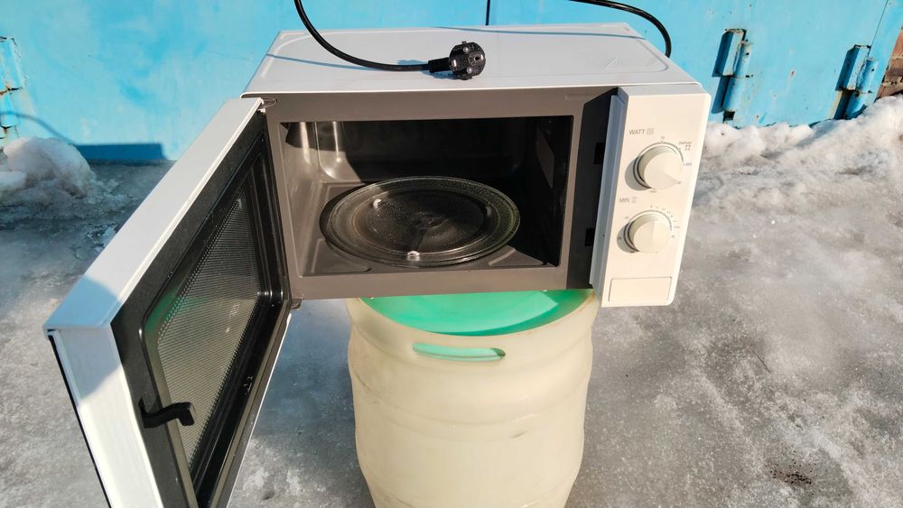 Продам микроволновку LG