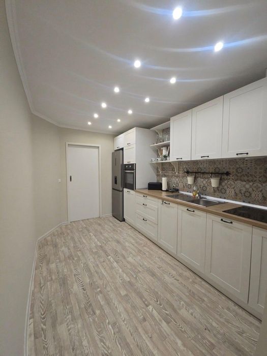 Тристаен апартамент, под наем, Гръцка махала