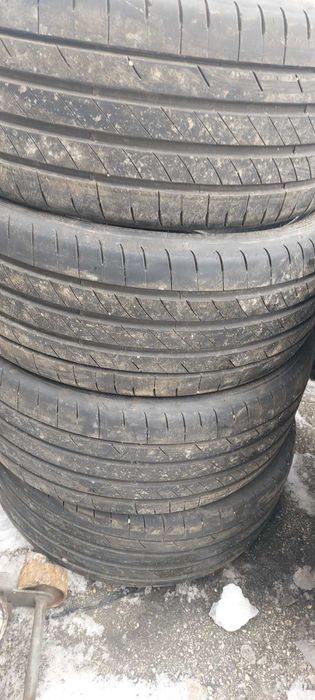 Гуми Гудиър 245/35R20