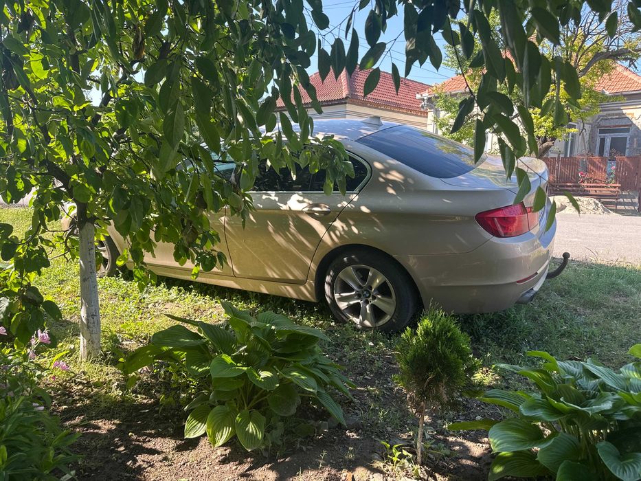 BMW 5 Series 2011 — imagine 4