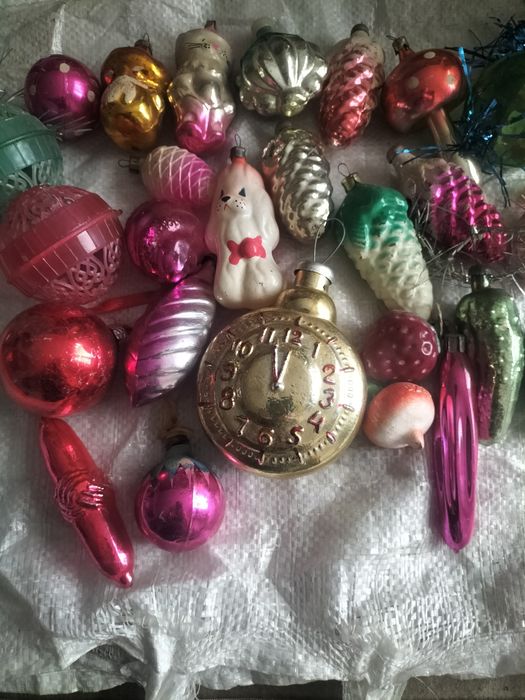 Продаётся ёлочные игрушки