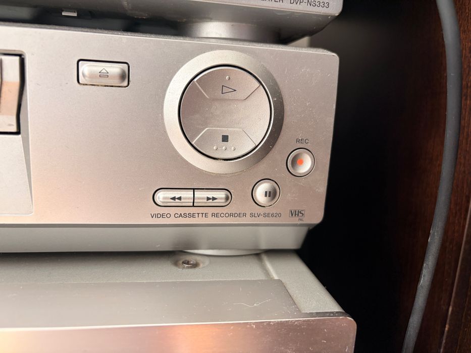 Sony домашно кино 5.1 – комплект: ресийвър STR-DB790, DVD, VHS видео, колони 5.1