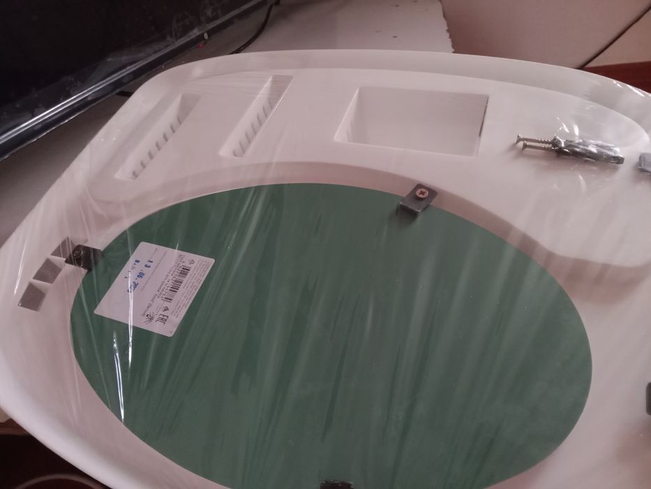 Зеркало для ванной новое