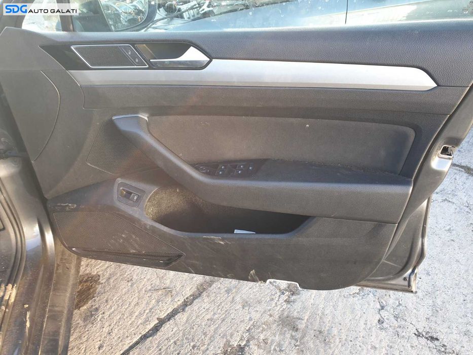 Panou Tapiterie Fata Usa Interioara Dreapta Fata Pasager Volkswagen Passat B8 2015 - 2023 [C3975]