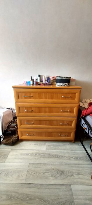 Продам комод...четыре ящика ...б/у  в рабочем состоянии