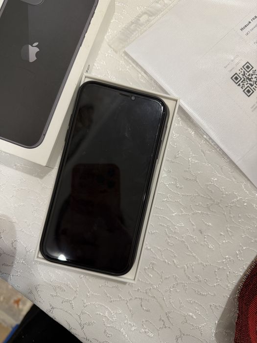 Продам 11 айфон 128 гб