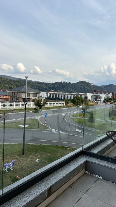 Închiriez apartament 3 camere RADSOR Râșnov