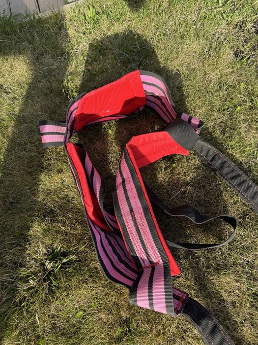 Продам парашют  в отличном состоянии.