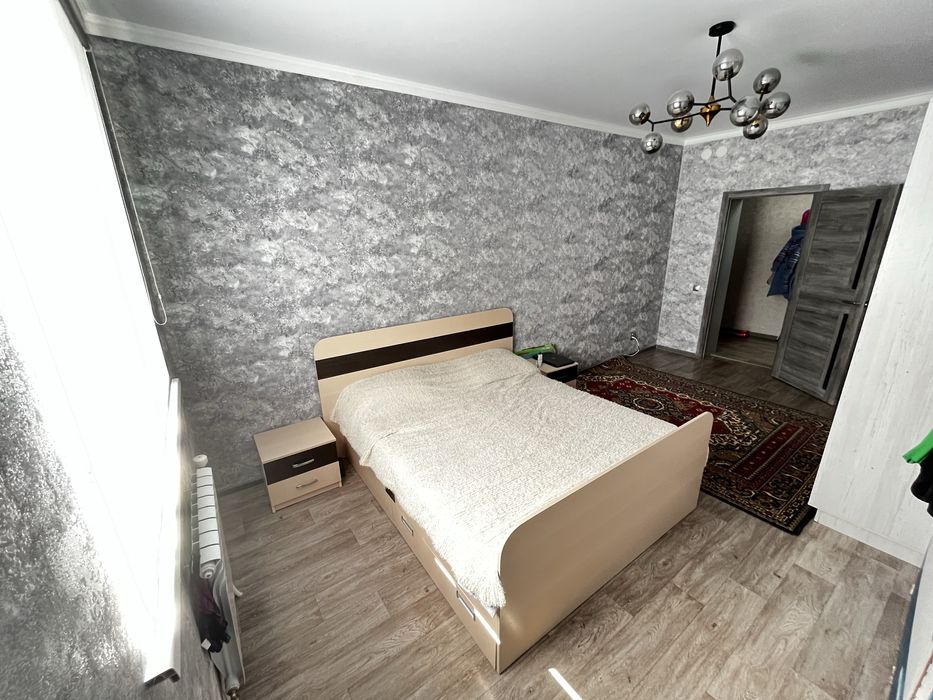 Спальная кровать с тумбочками