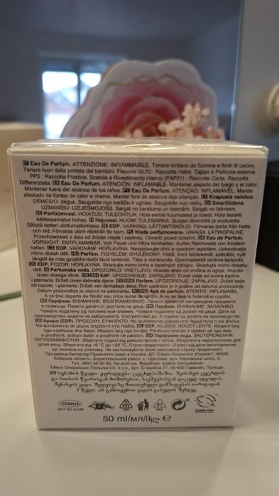 Apa de parfum Far Away