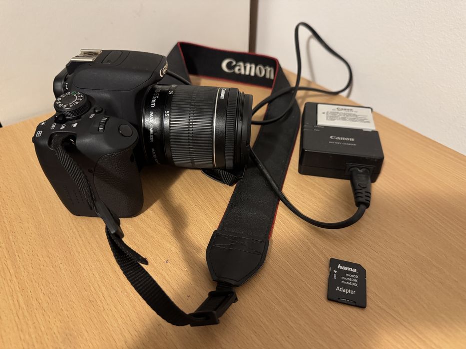 Canon EOS 700D + Obiectiv 18-55mm IS STM + Card 4GB + Baterie + Incarcator - Shutter 8533