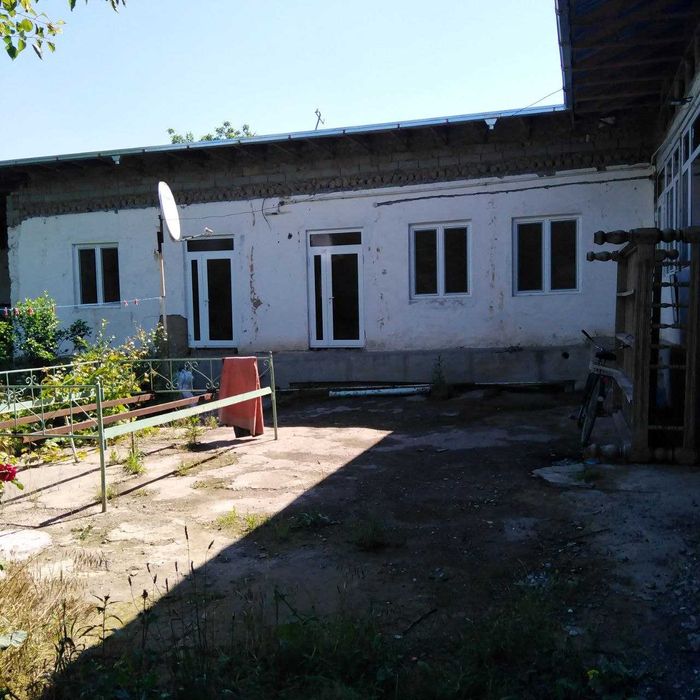 Jizzax shaharda hovli sotiladi