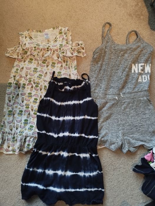 Много дрешки символични цени