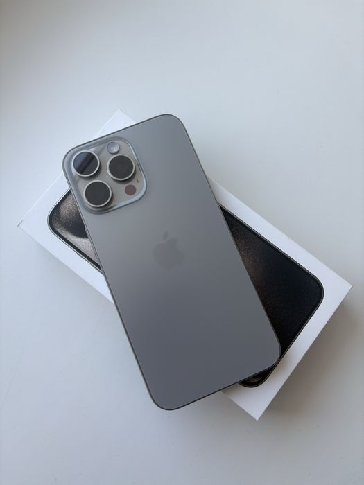 Продам iPhone 15 pro max (256gb)
