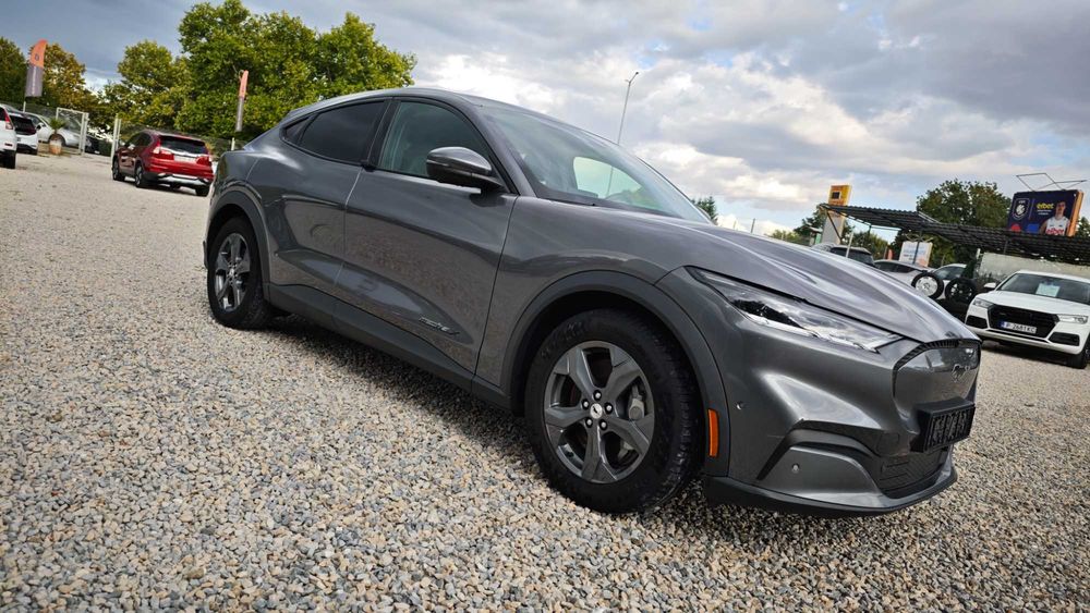 Ford Mustang Mach-E electric drive 216 kW 294ks 99kwh