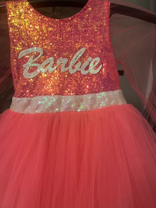 Продам нарядные платья