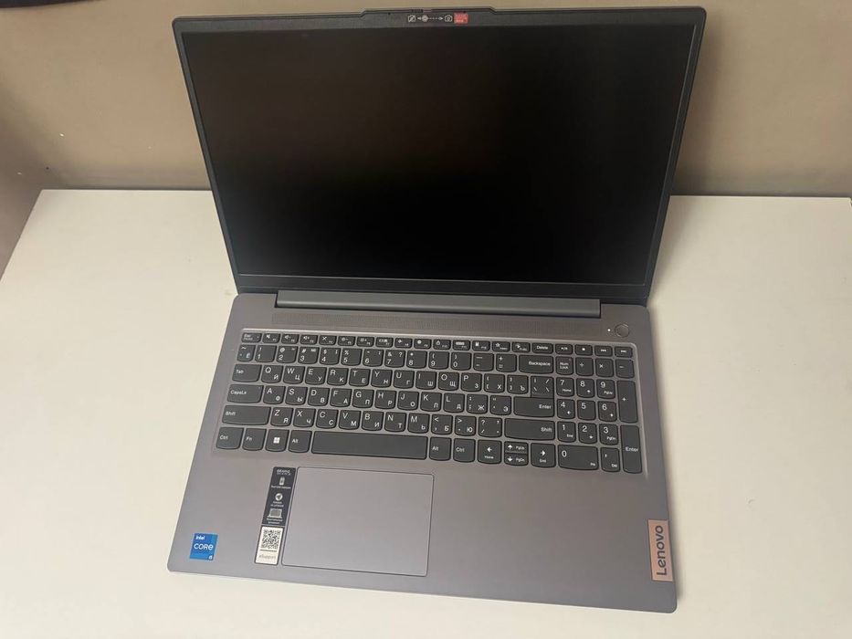 15.6" Ноутбук Lenovo IdeaPad Slim 3 15IAH8 серый