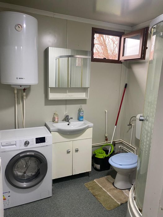 Închiriez casă în Ineu