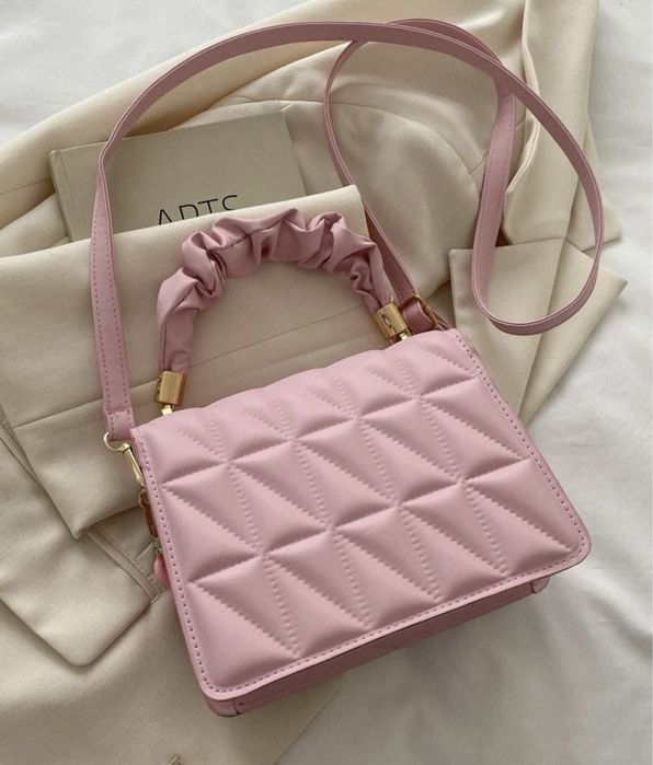 Дамска чанта НОВА