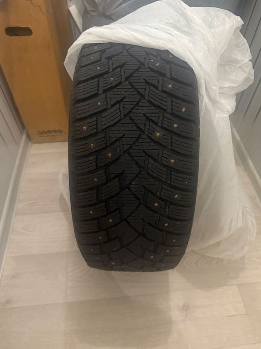 Продам резину Landsail 245/45/18