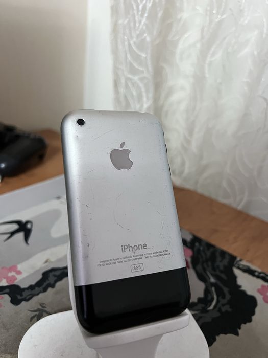 Iphone 2g 8gb  1поколение 2007 год