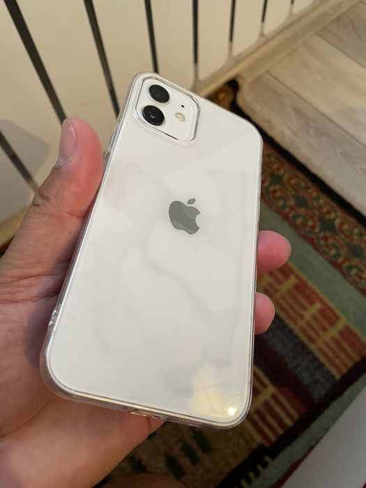 Айфон 12.        .