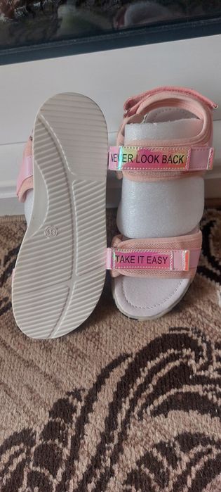 Босоножки для девочки р.36