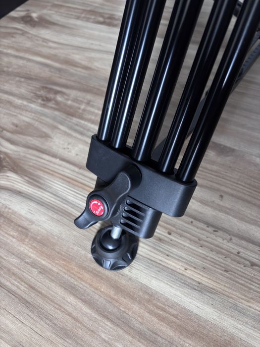 Продам новый профессиональный штатив