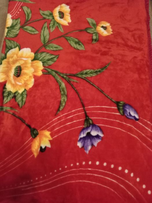 Продам тёплые пледы на двуспалку и полуторку