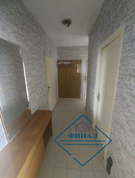 Продава се Двустаен апартамент в Шумен, Тракия - 63 кв.м за 1053 €/кв.м - Снимка #3