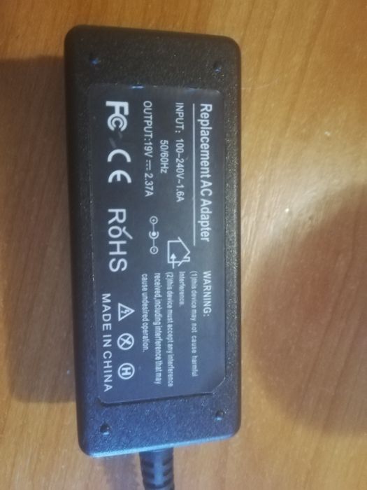 Încărcător laptop 19v 2,37amp mufă subțire