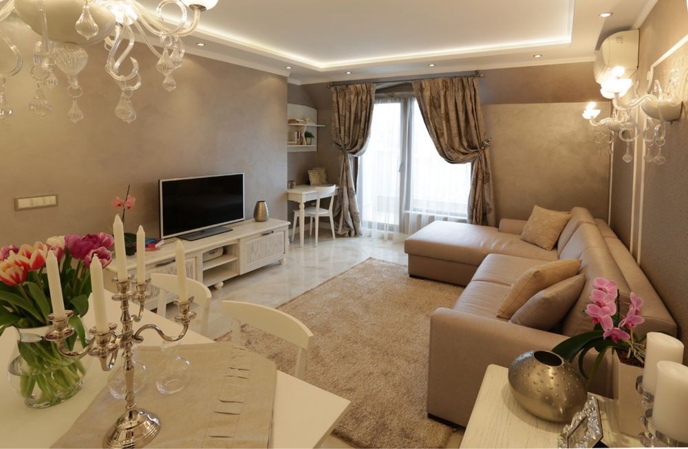 Дава се под наем Двустаен апартамент в Варна, Център - 65 кв.м за 1200 € - Снимка #1