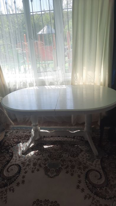 Продаю стол для гостиной