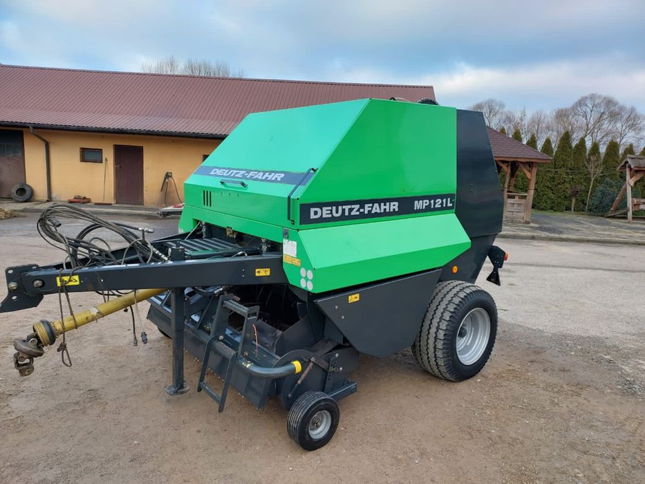 Presa baloti,Balotiera Deutz fahr 121 L,dimensiune balot 120/120